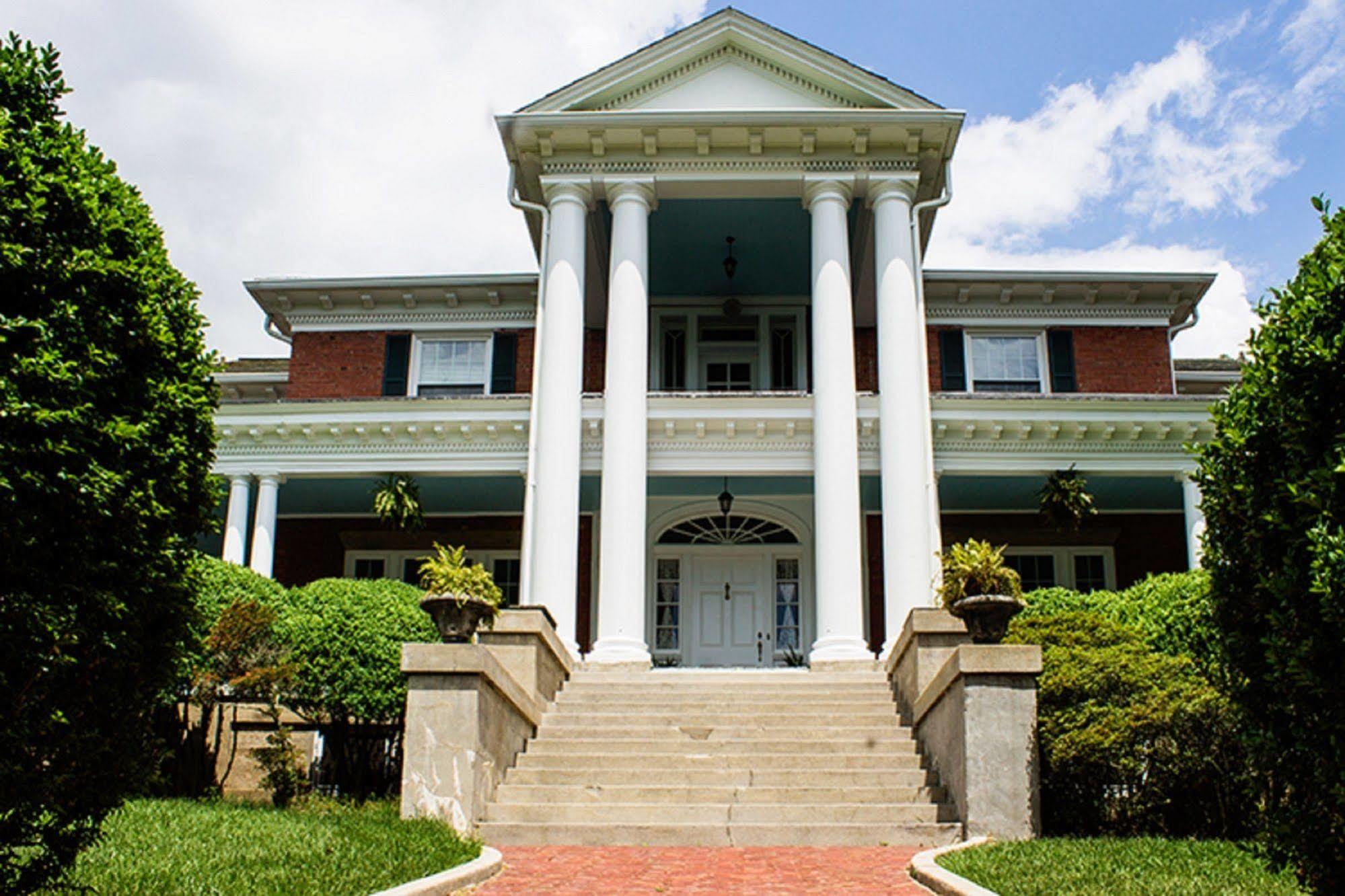 Hill Crest Bed & Breakfast Clifton Forge Exterior photo
